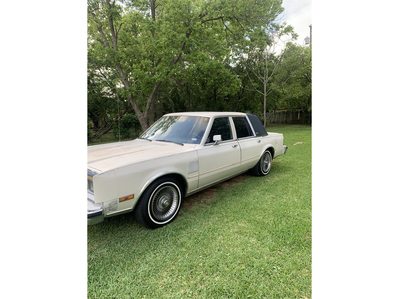 Chrysler-Fifth-avenue-1987-White-Blue-9