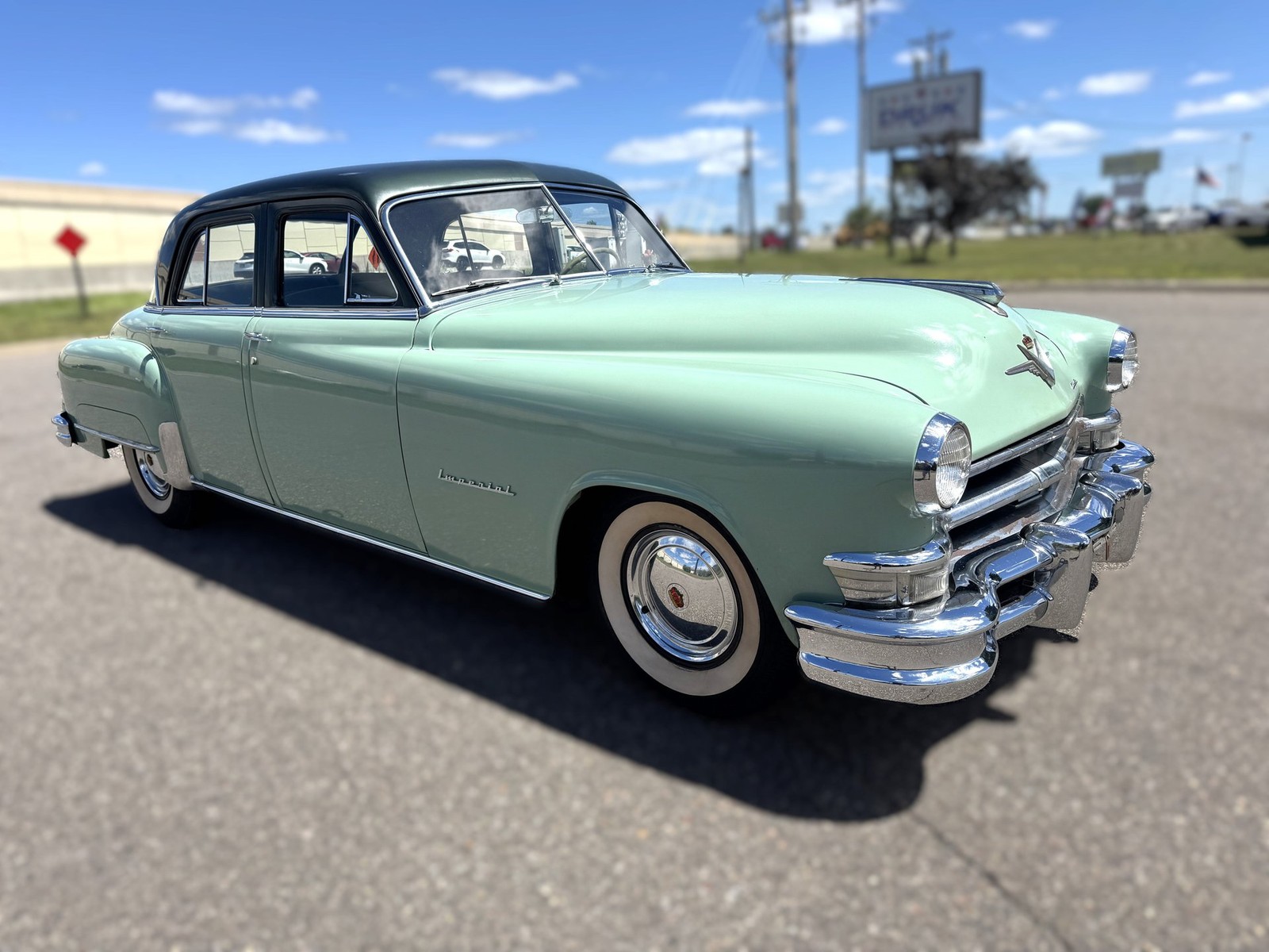 Chrysler-Imperial-1952-Sedan