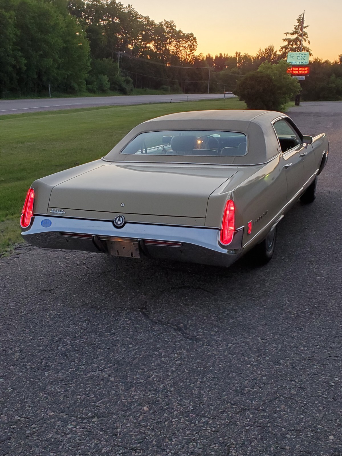 Chrysler-Imperial-1972-2