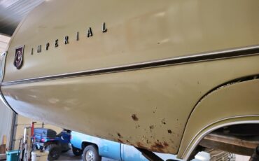 Chrysler-Imperial-1972-30