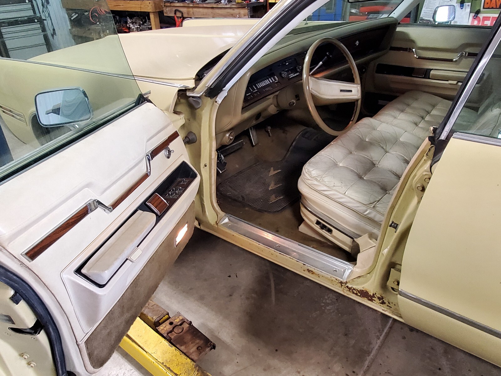 Chrysler-Imperial-1972-8