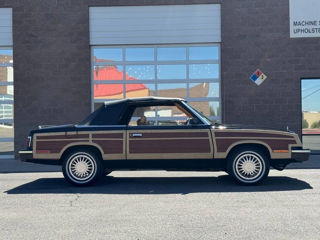 Chrysler-Le-baron-1985-black-3