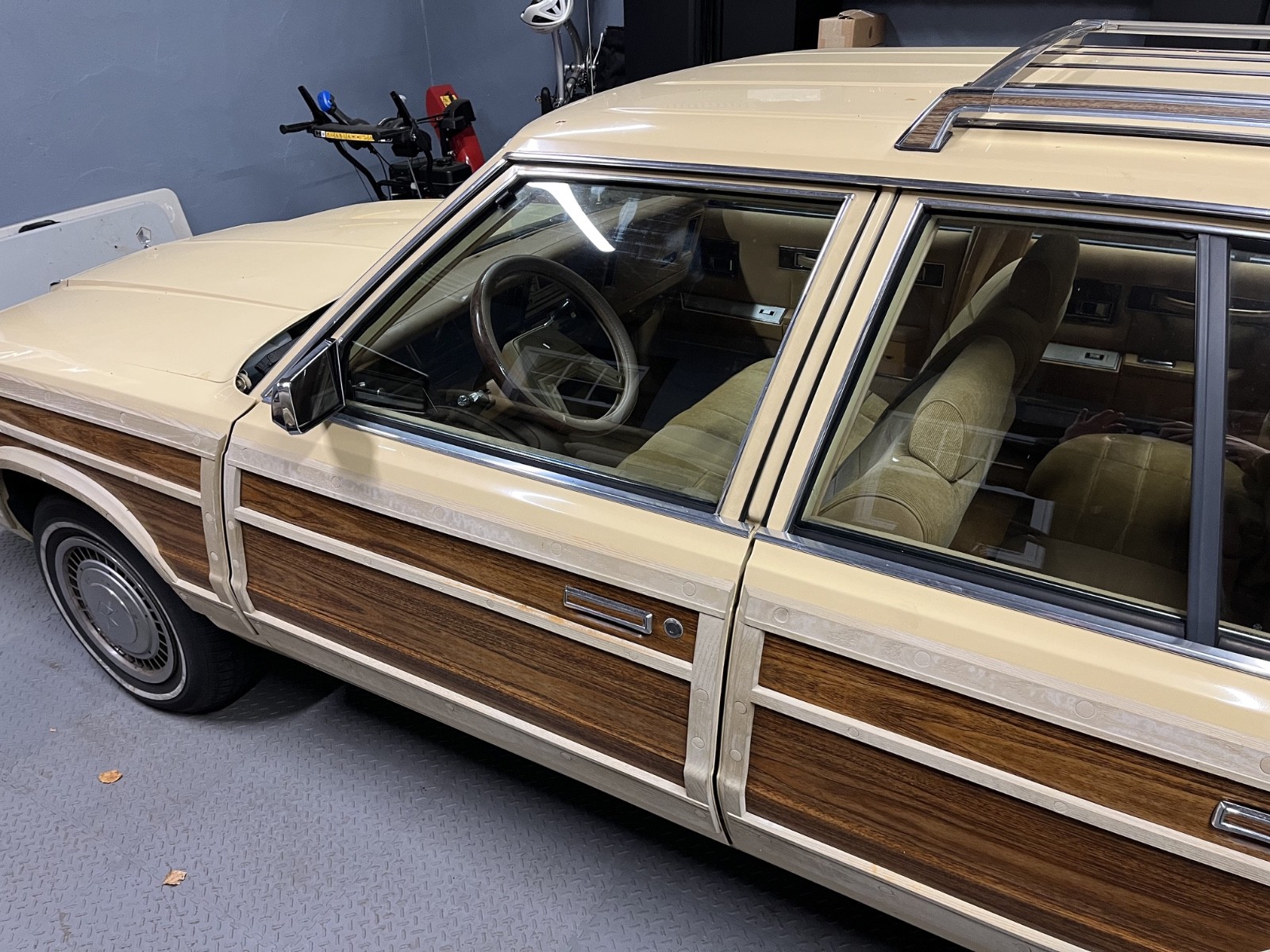 Chrysler-LeBaron-1985-Wagon-13
