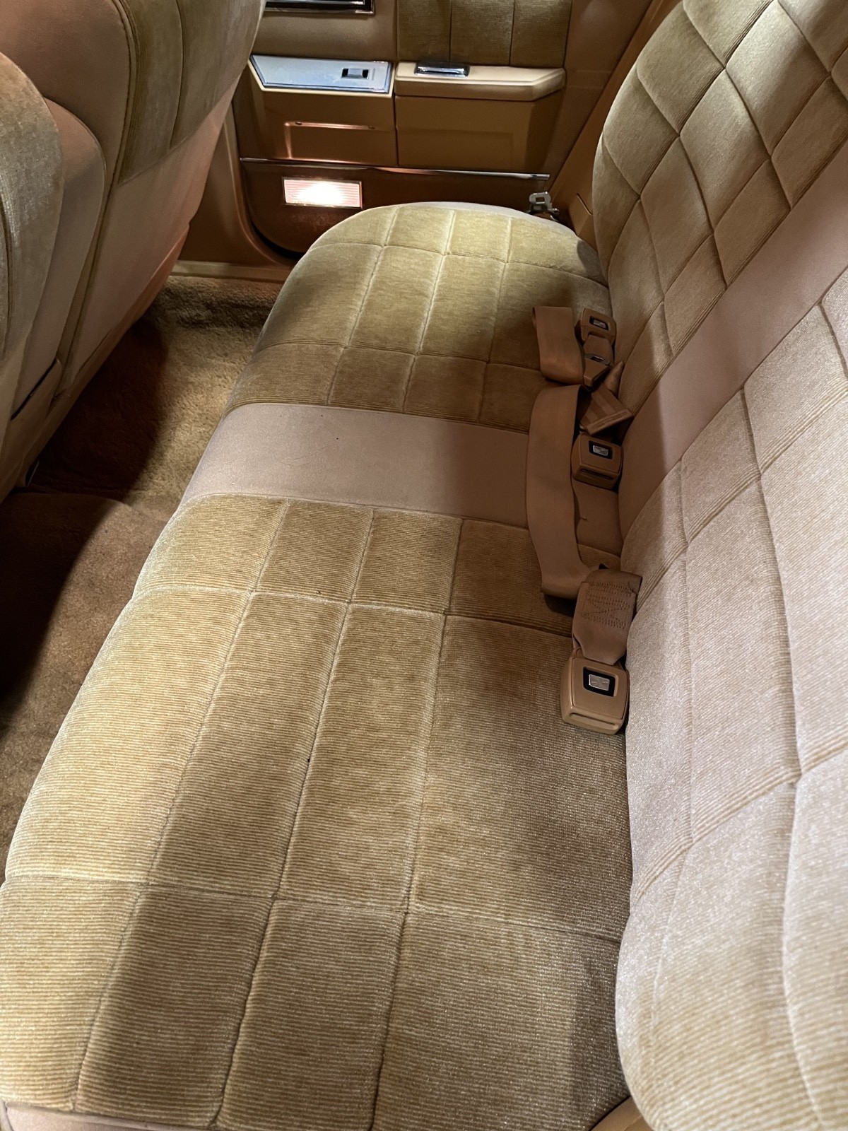 Chrysler-LeBaron-1985-Wagon-8