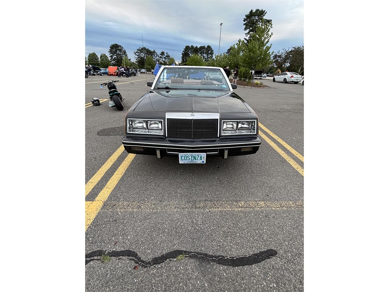 Chrysler-Lebaron-1983-Dark-blue-with-wood-Brown-leather-3