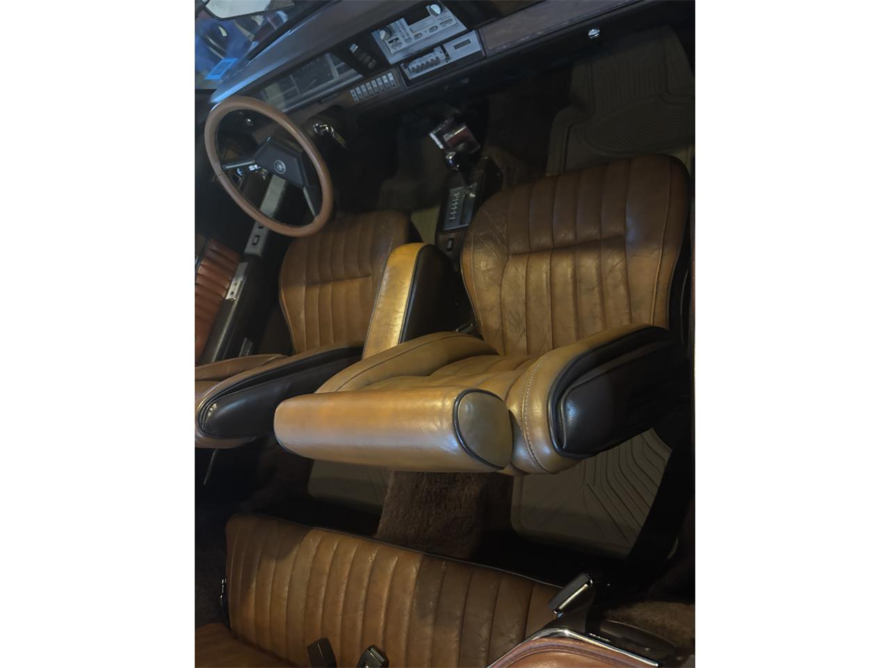 Chrysler-Lebaron-1983-Dark-blue-with-wood-Brown-leather-8