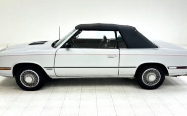 Chrysler-Lebaron-1985-Bright-Silver-Metall-Oxblood-18