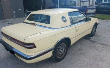Chrysler-Lebaron-1989-3