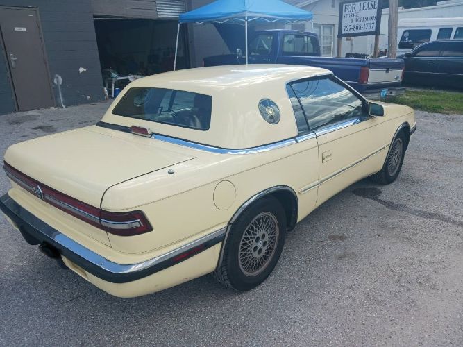 Chrysler-Lebaron-1989-3