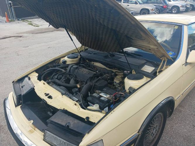 Chrysler-Lebaron-1989-6
