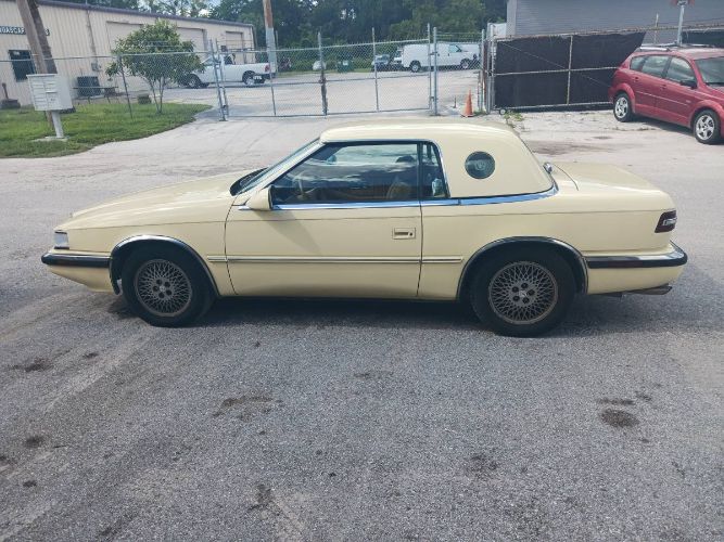 Chrysler-Lebaron-1989-7