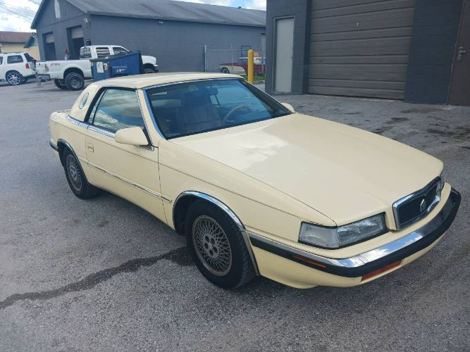 Chrysler-Lebaron-1989-9