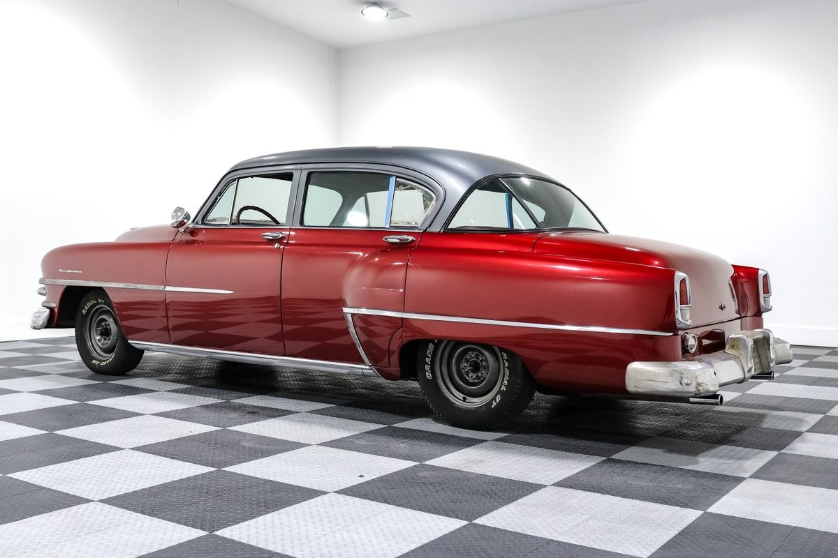 Chrysler-New-Yorker-1953-4
