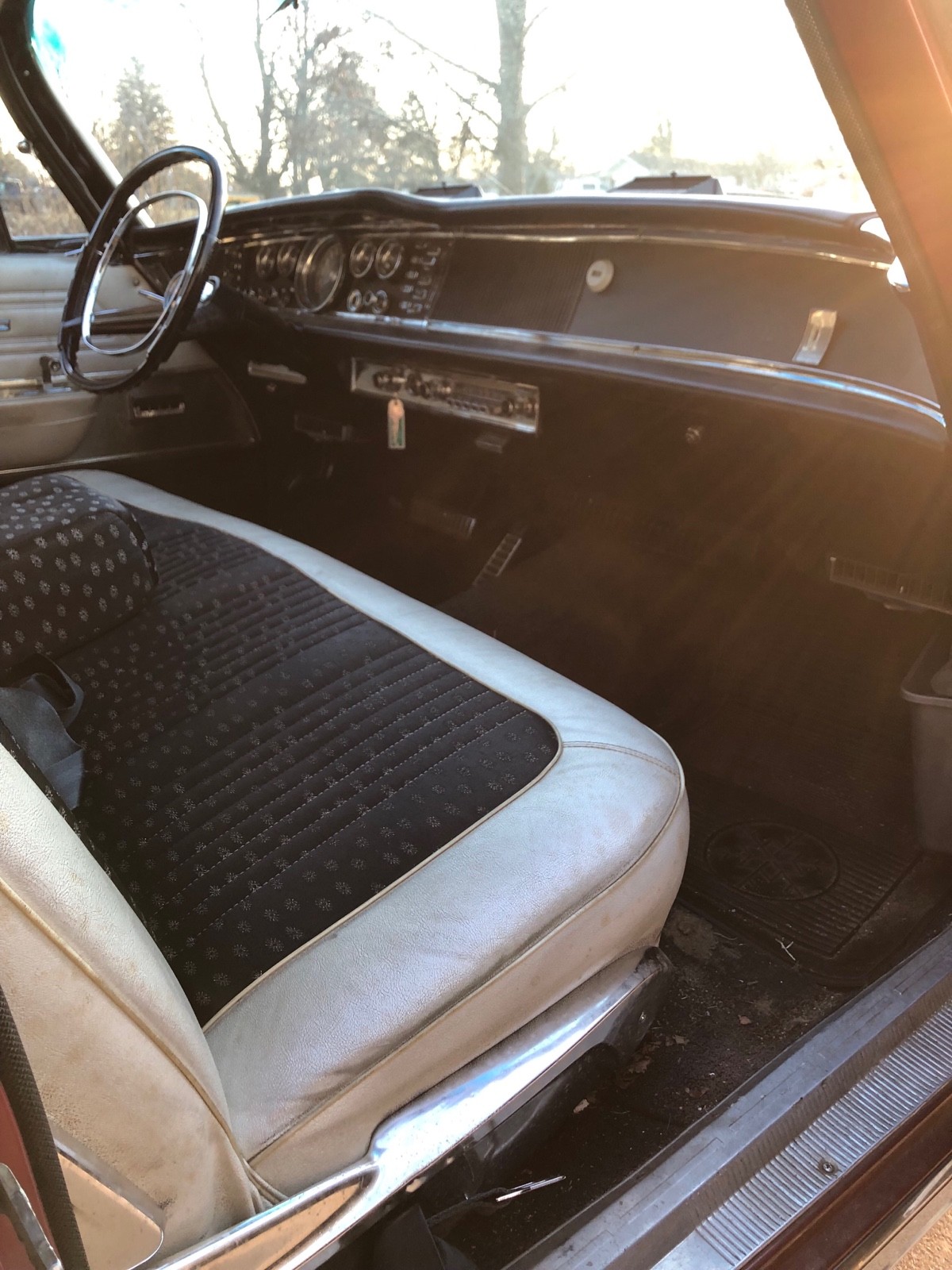 Chrysler-New-Yorker-1964-27