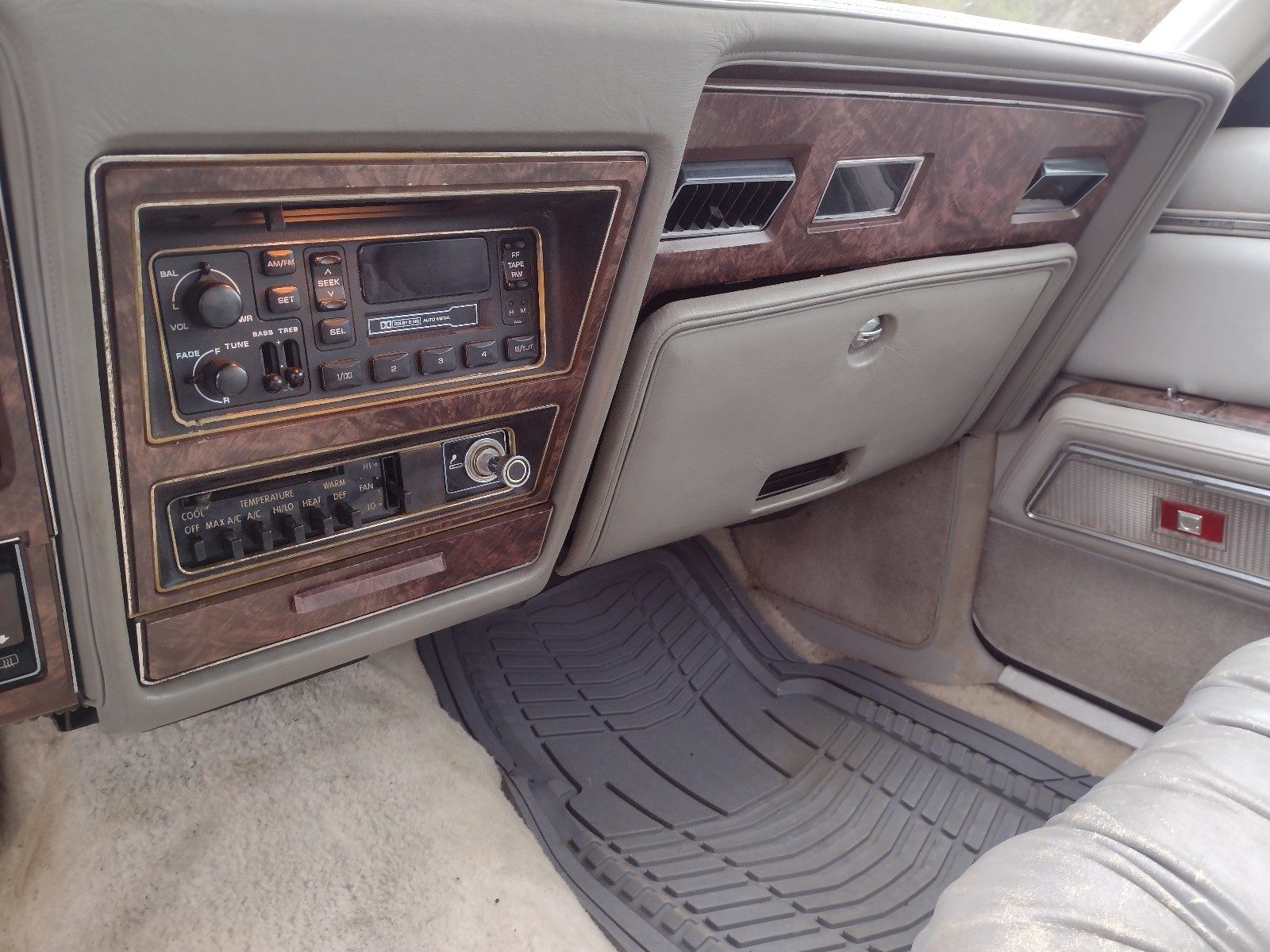 Chrysler-New-Yorker-1979-16