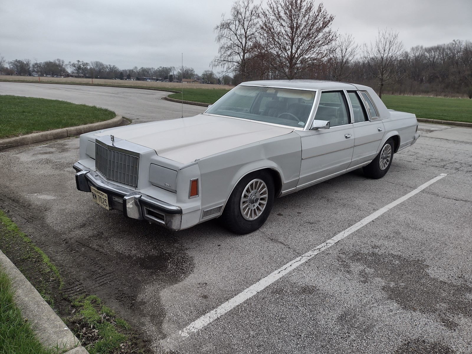 Chrysler-New-Yorker-1979-2