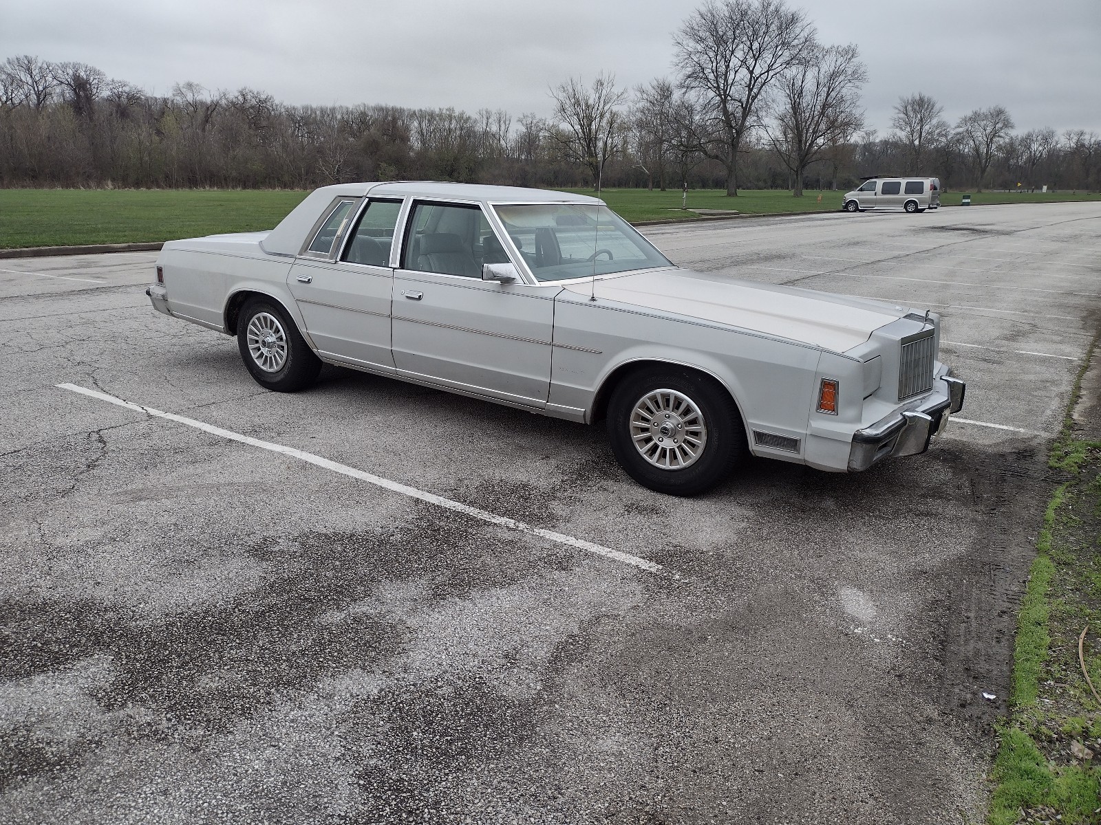 Chrysler-New-Yorker-1979-5