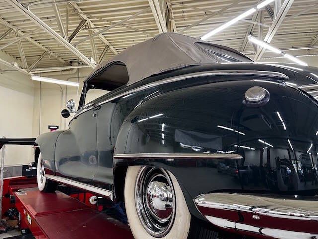 Chrysler-New-yorker-1948-Pacific-GreenTan-To-Burgundy-6