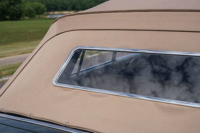 Chrysler-New-yorker-1951-Juniper-Green-Metall-Beige-Leather-code-49