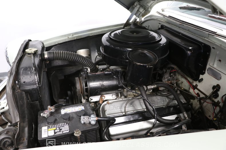 Chrysler-New-yorker-1953-Pearl-Gray-Black-ampamp-Red-32
