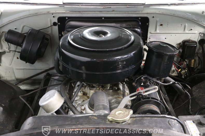 Chrysler-New-yorker-1953-Pearl-Gray-Black-ampamp-Red-6