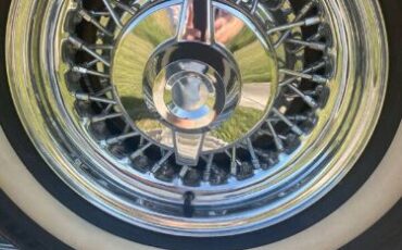 Chrysler-New-yorker-1954-RedBlackTop-BurgundyTan-Leather-21