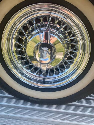 Chrysler-New-yorker-1954-RedBlackTop-BurgundyTan-Leather-21