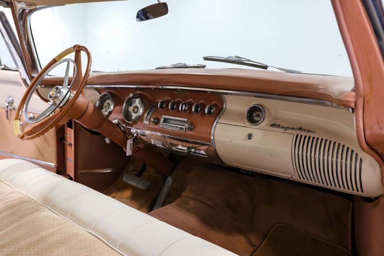 Chrysler-New-yorker-1955-Coral-White-16