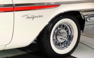 Chrysler-New-yorker-1957-Cloud-White-Ghaugin-Red-21