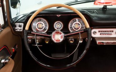 Chrysler-New-yorker-1957-Cloud-White-Ghaugin-Red-27