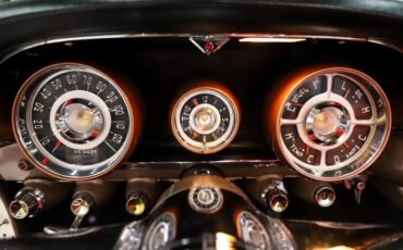Chrysler-New-yorker-1957-Cloud-White-Ghaugin-Red-28