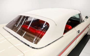 Chrysler-New-yorker-1957-Cloud-White-Ghaugin-Red-3