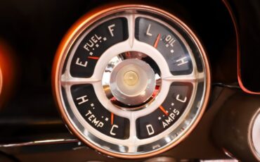 Chrysler-New-yorker-1957-Cloud-White-Ghaugin-Red-31