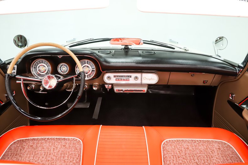 Chrysler-New-yorker-1957-Cloud-White-Ghaugin-Red-33