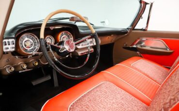 Chrysler-New-yorker-1957-Cloud-White-Ghaugin-Red