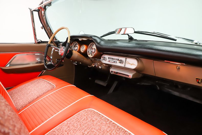 Chrysler-New-yorker-1957-Cloud-White-Ghaugin-Red-41