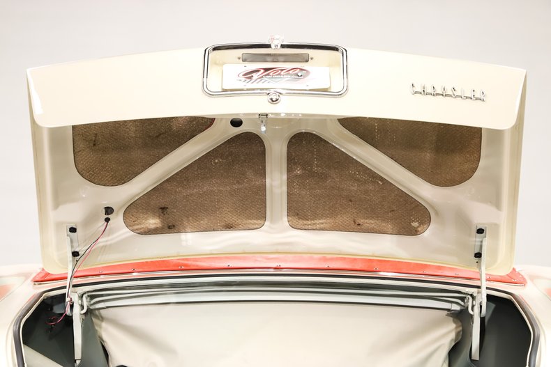 Chrysler-New-yorker-1957-Cloud-White-Ghaugin-Red-49