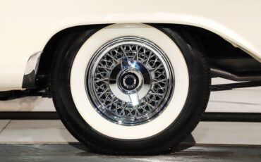 Chrysler-New-yorker-1957-Cloud-White-Ghaugin-Red-9