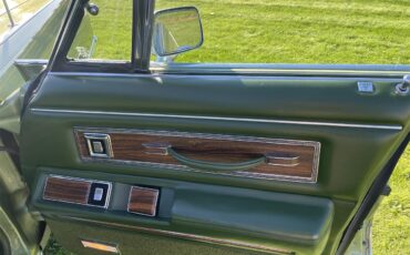 Chrysler-New-yorker-1973-Green-Green-16