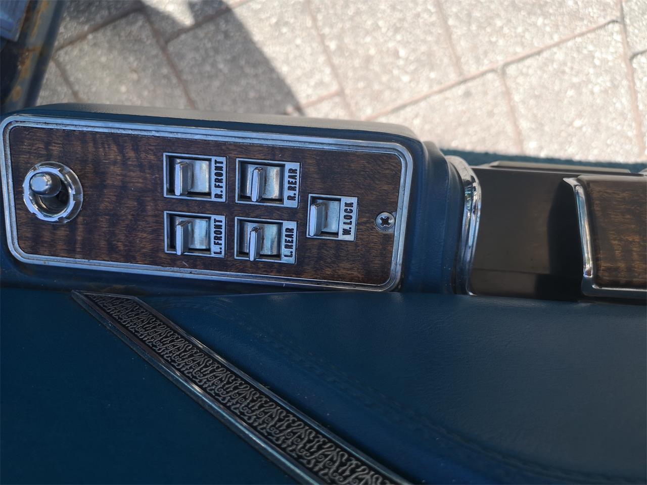Chrysler-New-yorker-1974-Blue-Blue-13