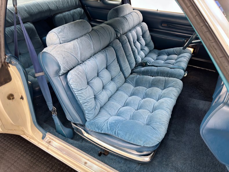 Chrysler-New-yorker-1976-Spinnaker-White-Blue-3