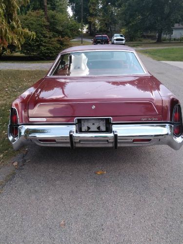 Chrysler-New-yorker-1978-Red-4