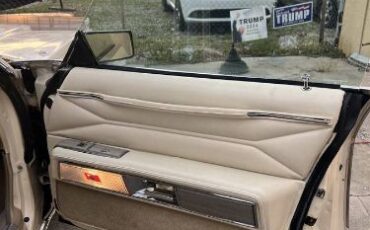 Chrysler-New-yorker-1979-1