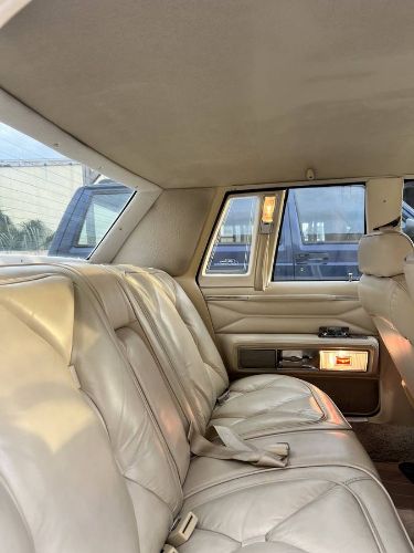 Chrysler-New-yorker-1979-11