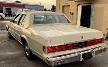 Chrysler-New-yorker-1979-9