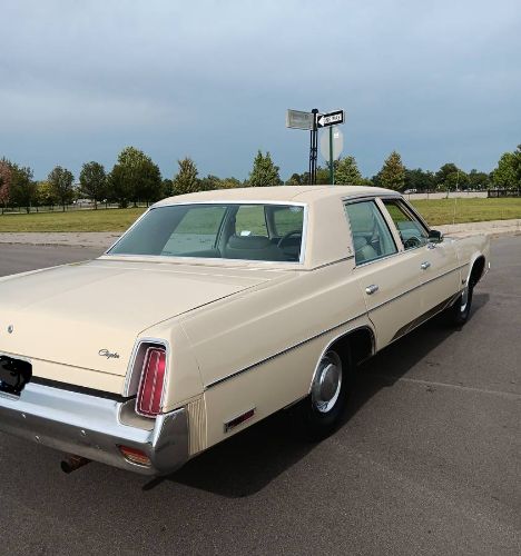 Chrysler-Newport-1976-1