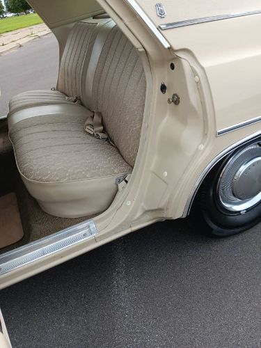 Chrysler-Newport-1976-11