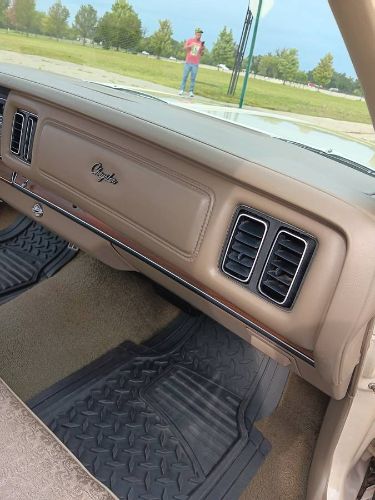Chrysler-Newport-1976-17