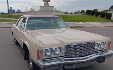 Chrysler-Newport-1976