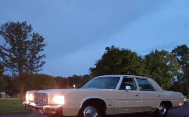 Chrysler-Newport-1976-6